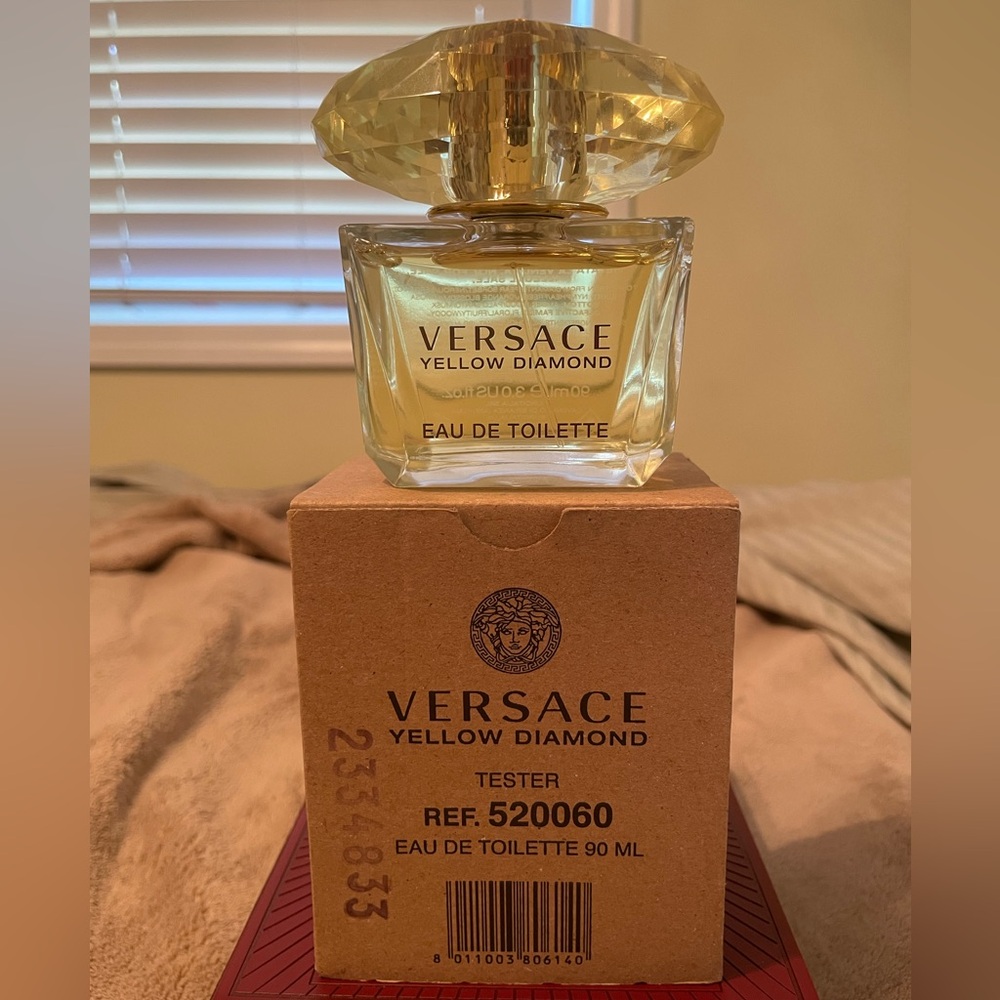 Versace Yellow Diamond Eau De Toilette